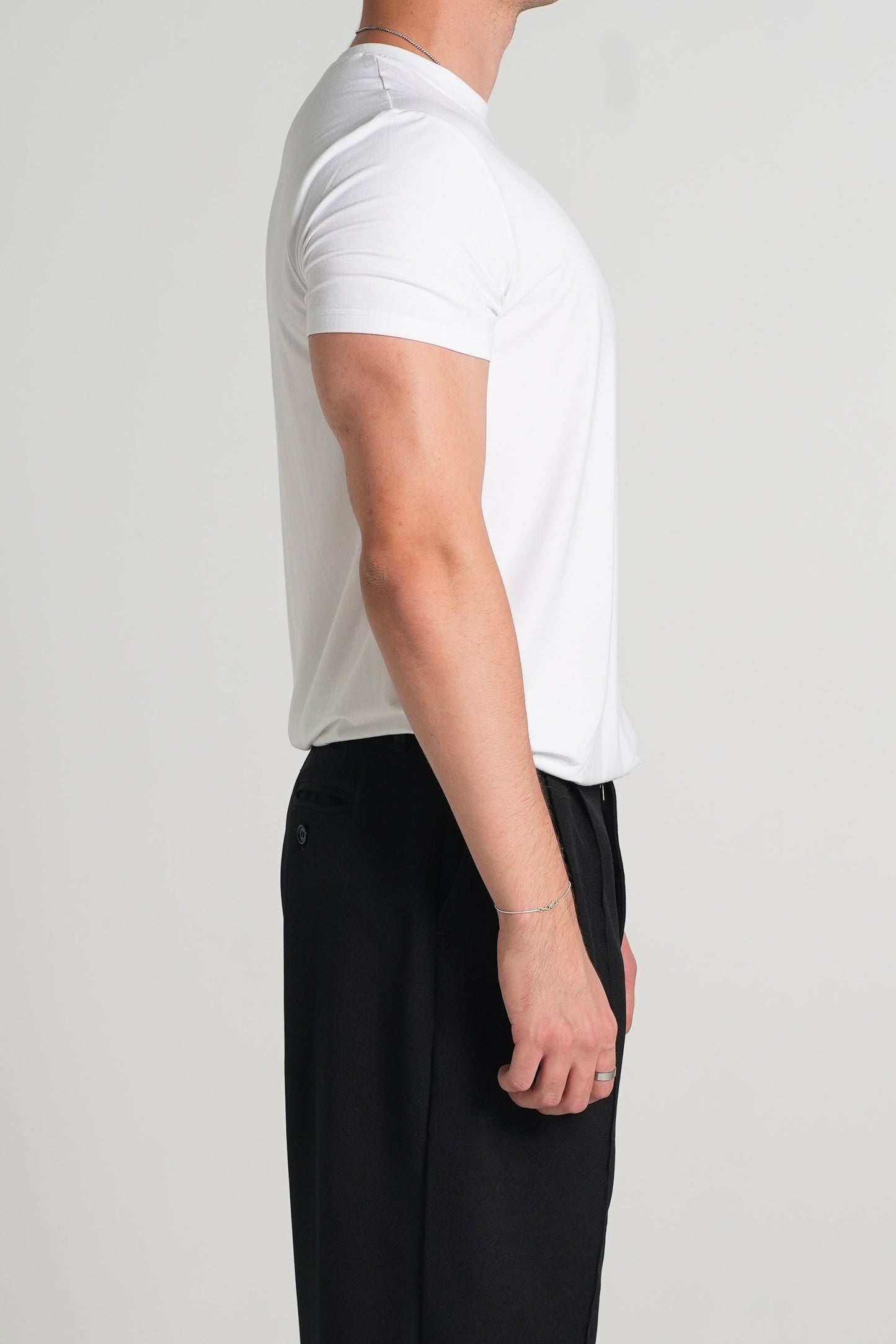 White Muscle fit t-shirt